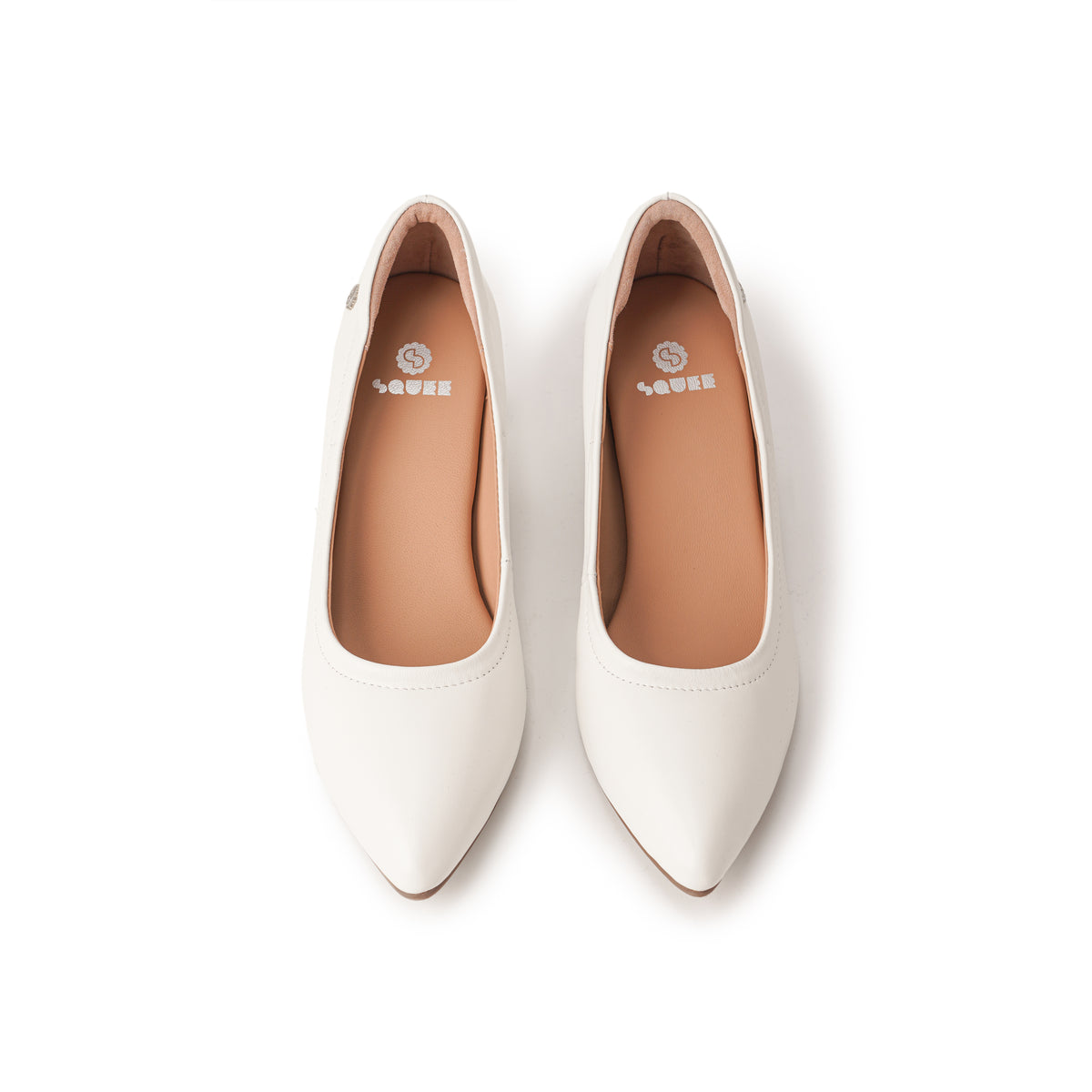 Pointed-Toe Low Heel Pumps - White